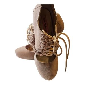 Betsey Johnson Brown Lace-Up Teaseey Pump Women's Shoes Size 6 EUC